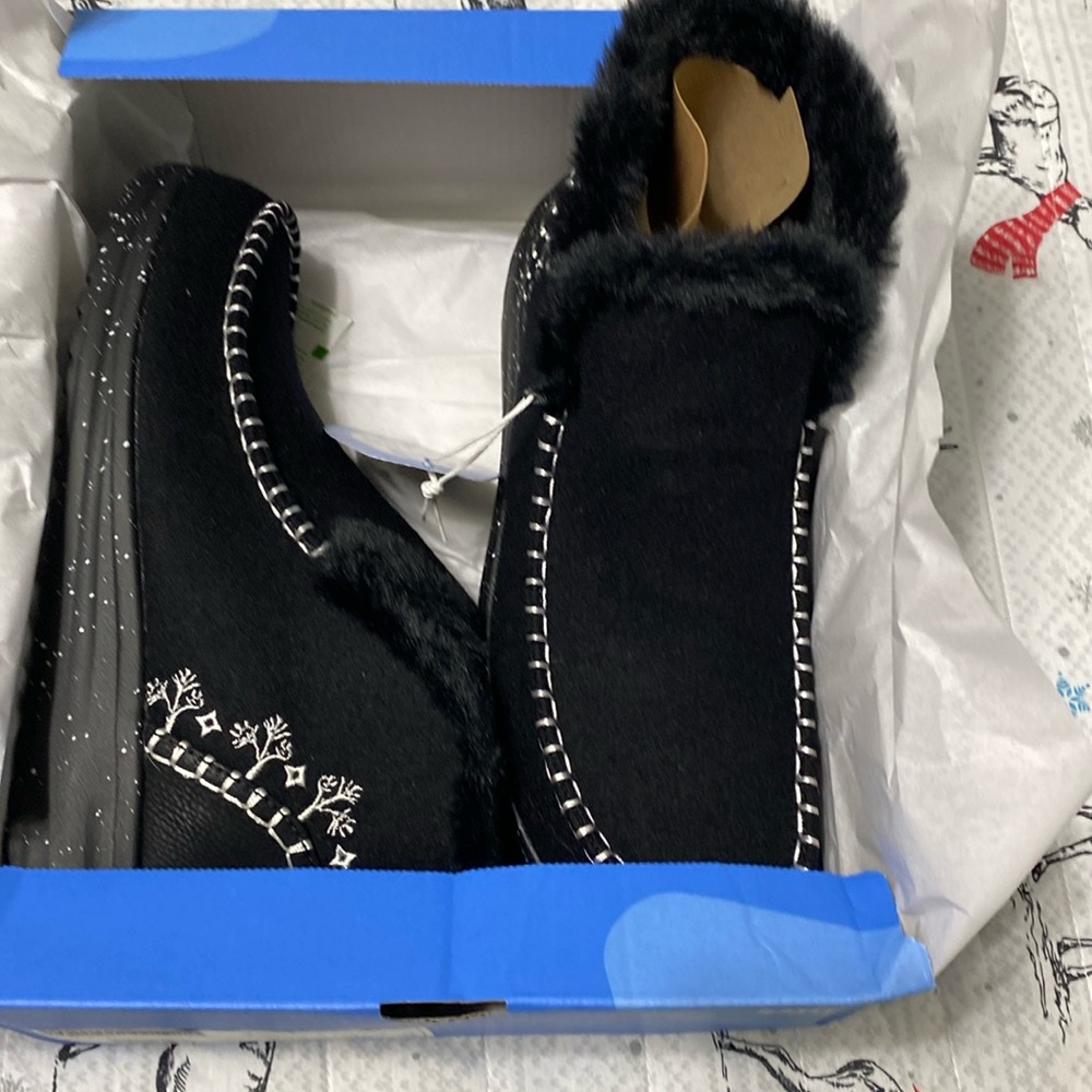 Hey Dude women’s Denny faux shearling boots